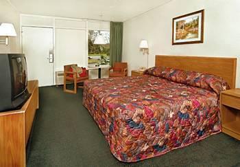 Motel 6 Columbia - University Of South Carolina מראה חיצוני תמונה