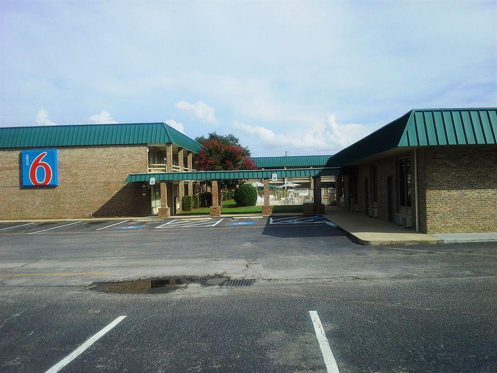 Motel 6 Columbia - University Of South Carolina מראה חיצוני תמונה